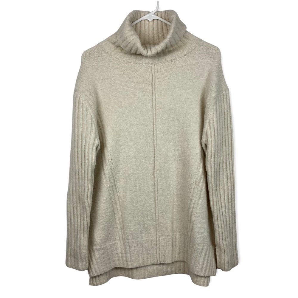NWT * ALL IN FAVOR Ribbed Turtleneck Sweater in Ivory Size M